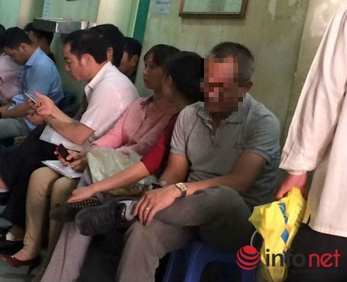 Ông ngoại một mình lên Hà Nội khao khát tìm người mang thai hộ