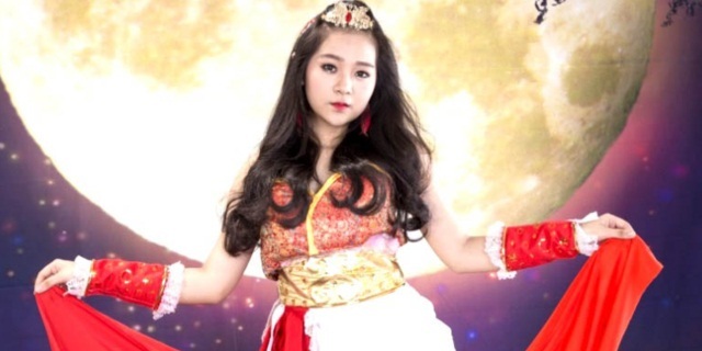 Xem hot girl Tam Triều Dâng hóa thân thành mỹ nhân Xưng Hùng Cửu Thiên