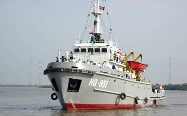 Cứu tàu cá ngư dân bị nạn tại biển Hoàng Sa