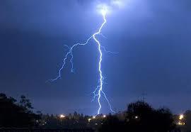 Hai mẹ con bị sét đánh chết trên đường đi làm đồng về