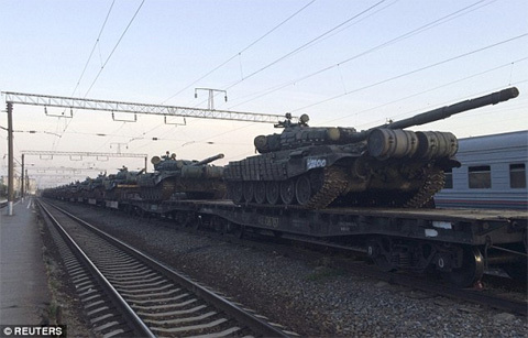 Nga tập trung vũ khí hạng nặng ở biên giới với Ukraina