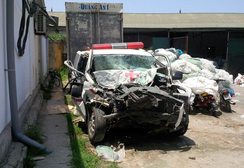 Thời sự trong ngày: Tai nạn, 3 người trong gia đình chết thảm