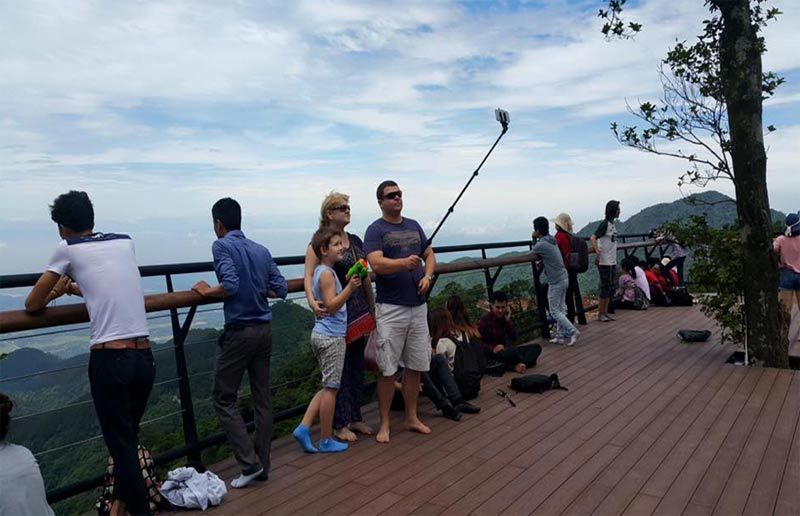 Đổ xô lên rừng trốn nóng, ngắm hoàng hôn