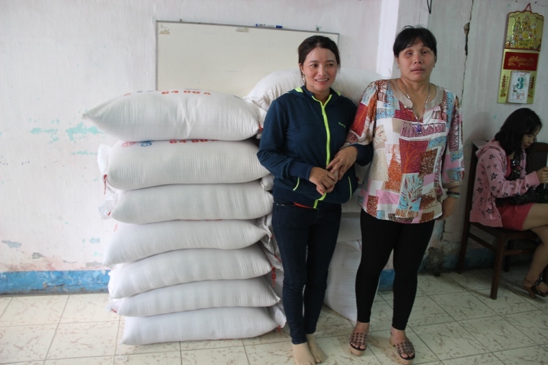 Chị ve chai bắt đầu 'sử dụng' dần 5 triệu Yên