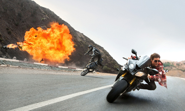 'Nhiệm vụ bất khả thi 5' tiếp tục gây choáng vì Tom Cruise