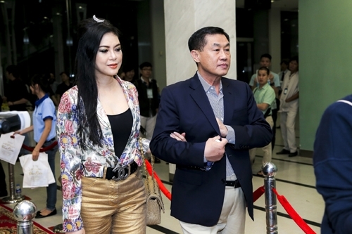 Đại gia Việt: Chiều vợ trẻ theo kiểu đế vương