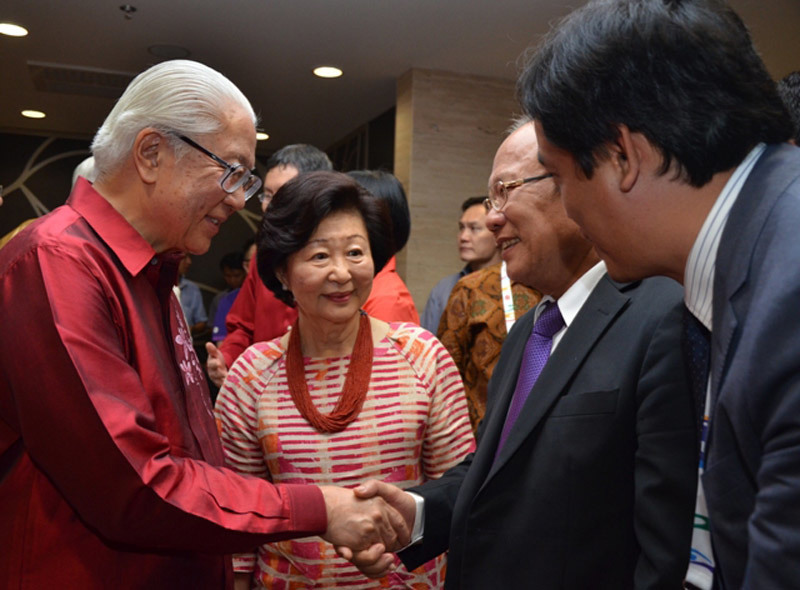 Bộ trưởng Hoàng Tuấn Anh tiếp kiến Tổng thống và Thủ tướng Singapore