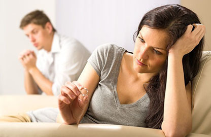Bị chồng “bỏ đói” 2 năm, em có nên ly hôn?