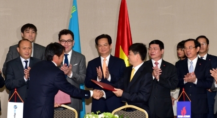 Chuyện bên lề chuyến công du ba châu lục của Thủ tướng