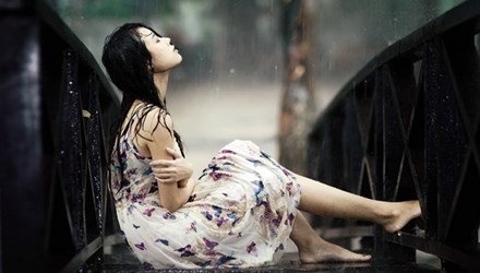 Người tình bỏ tôi lại giữa trận đòn ghen của vợ hắn