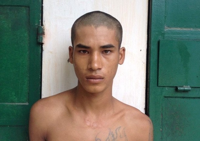 Thiếu nữ bị bạn nhậu của cha kéo vào nhà vệ sinh cưỡng hiếp