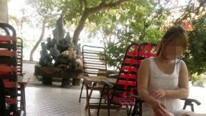 Lạ: Tấp nập ra vào quán 'cà phê phòng the' ở Sài Gòn