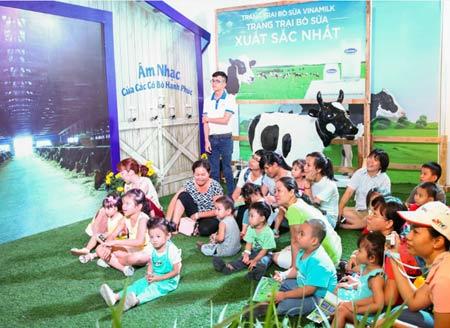 Hàng ngàn gia đình vui hè cùng ‘Thế giới sữa Vinamilk’