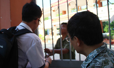 Nhiều học sinh thi lớp 10 đến muộn, bỏ qua quy chế