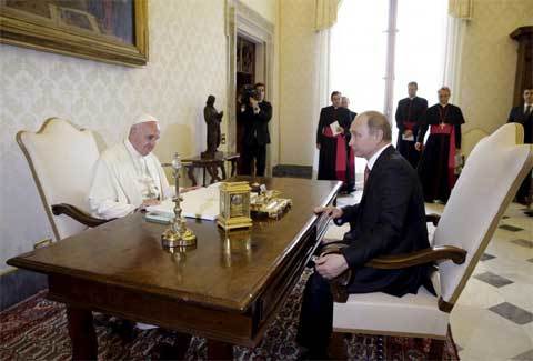 Cận cảnh cuộc gặp riêng giữa Giáo hoàng và Putin