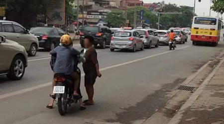 Thực hư người đàn bà dọa tiêm sida trấn tiền ở Phạm Văn Đồng