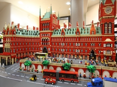 ĐH Cambridge tuyển dụng “giáo sư Lego”