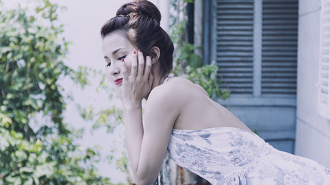 Diệp Lâm Anh kín trước, hở sau