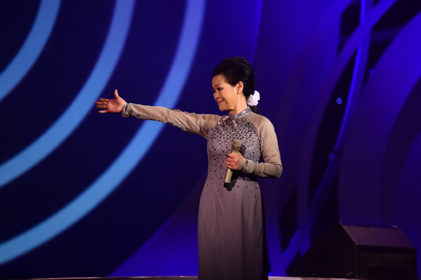 Khánh Ly lần đầu hát