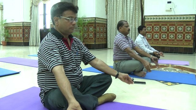 Vì sao lái tàu hỏa ở Ấn Độ phải học yoga?