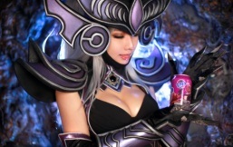 Gặp nàng Syndra mê uống Fanta