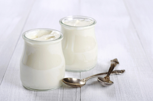 6 lỗi sai mẹ hay mắc phải khi cho con ăn sữa chua