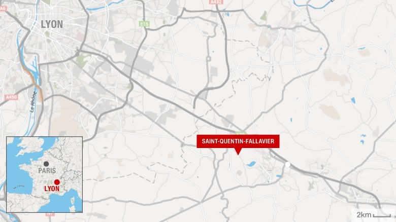 Pháp chấn động vụ khủng bố giữa ban ngày