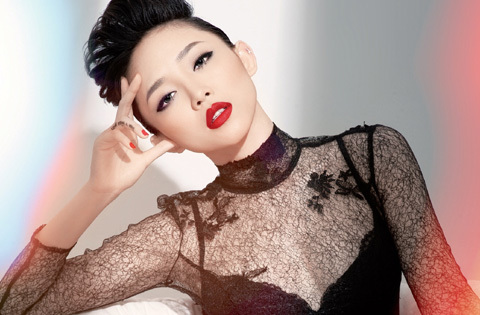 Tóc Tiên chia sẻ tâm sự buồn về mối quan hệ mẹ con