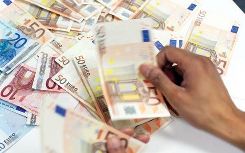 Euro mất giá từng ngày, nhà giàu Việt buốt ruột
