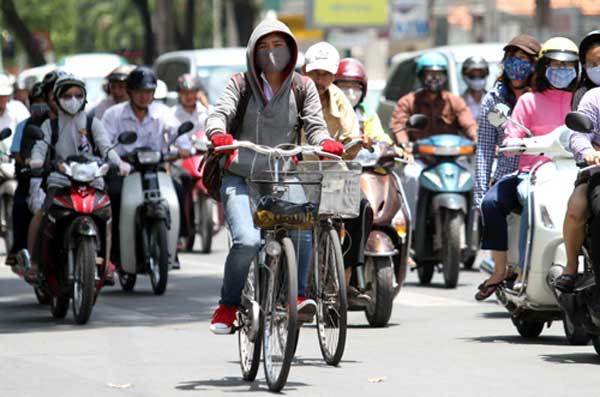 Nắng nóng đến 40 độ trong ngày đầu thi quốc gia