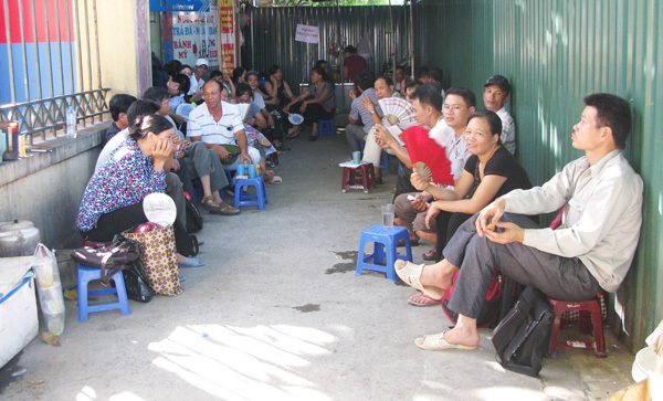 'Chặt chém' tơi bời tại kỳ thi quốc gia