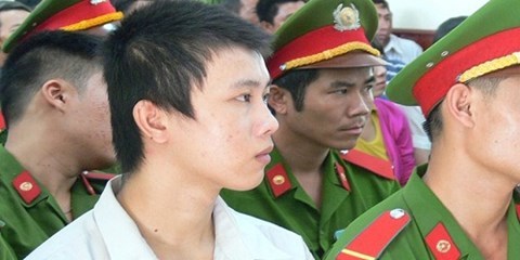 Chê tình yêu của bạn, cô gái mất mạng thê thảm