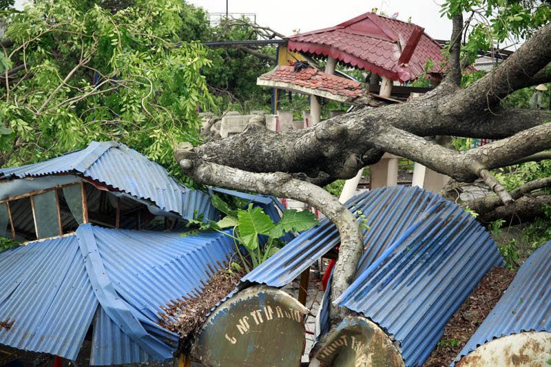 Chiều và đêm nay, nguy cơ dông lốc khu vực Hà Nội