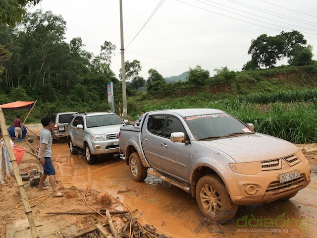 Kiếm bạc triệu một ngày nhờ rửa xe offroad