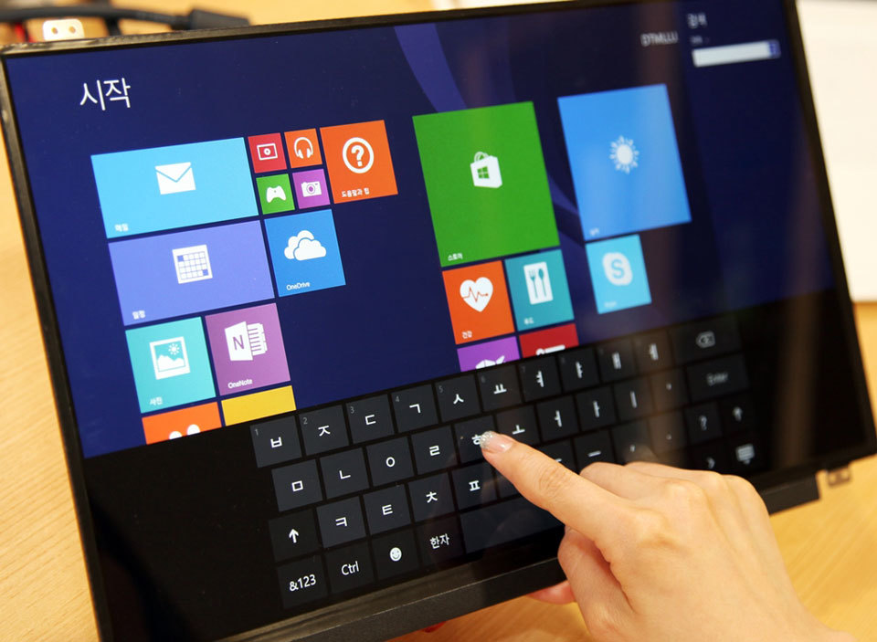 LG mang công nghệ màn hình của G4 lên laptop
