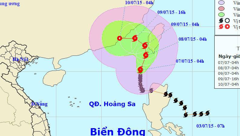 Bão số 2 mạnh cấp 9 'quần thảo' biển Đông
