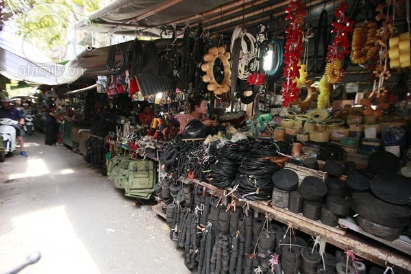 Chợ Trời Hà Nội: Thượng vàng hạ cám điện máy toàn thế giới