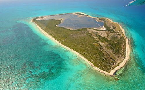 Philippines phát hiện hàng trăm phao chữ TQ ở Biển Đông