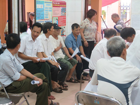 Khám bệnh, xét nghiệm miễn phí cho người có công