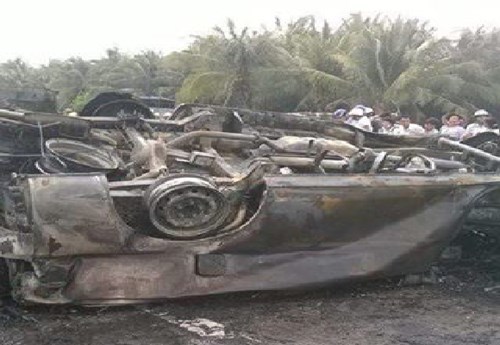 Xe cứu thương gặp nạn bốc cháy, 2 người tử vong thương tâm