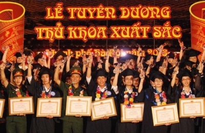 Thủ khoa xuất sắc được vào công chức không qua thi tuyển