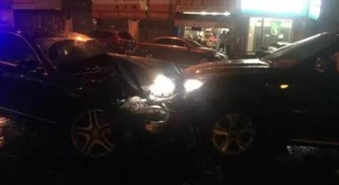 Đại gia lái xe sang đâm nhau tranh giành cô gái trẻ