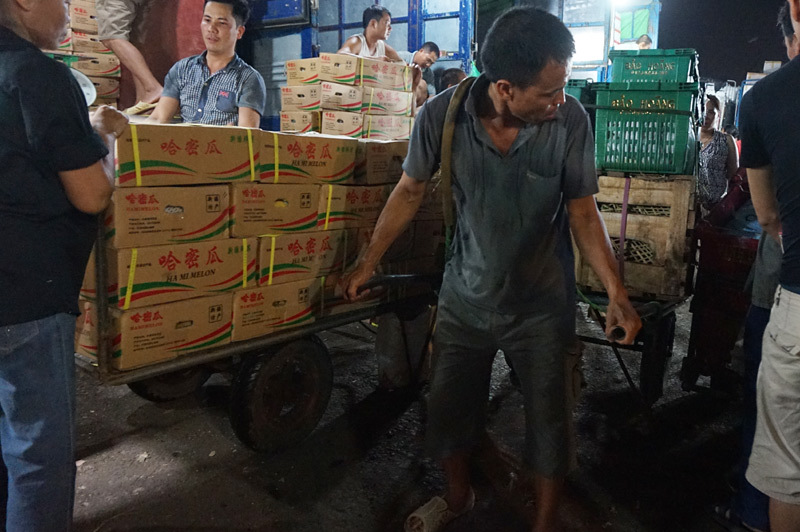 Dẹp chợ Long Biên: Làm đi nhưng... sợ thất bại?