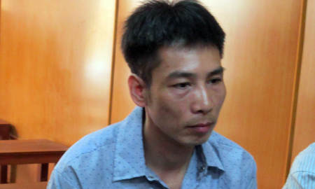 Gã đàn ông ngáo đá biến thành ‘người nhện’ trên mái nhà