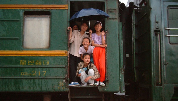 Triều Tiên đẹp lạ lẫm qua ô cửa sổ tàu hỏa
