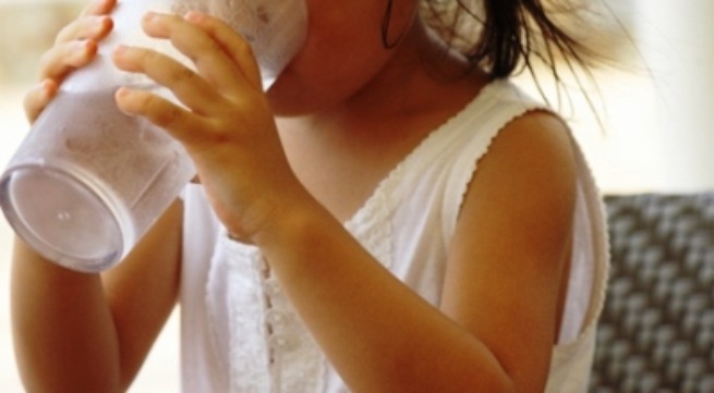 Làm gì khi trẻ bị ngộ độc thực phẩm?