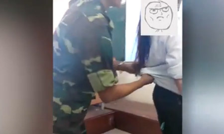 Thầy giáo quân sự bịt mắt sờ nữ sinh