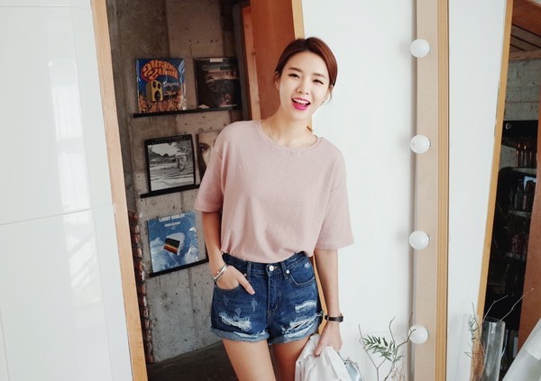Áo phông trơn màu: 