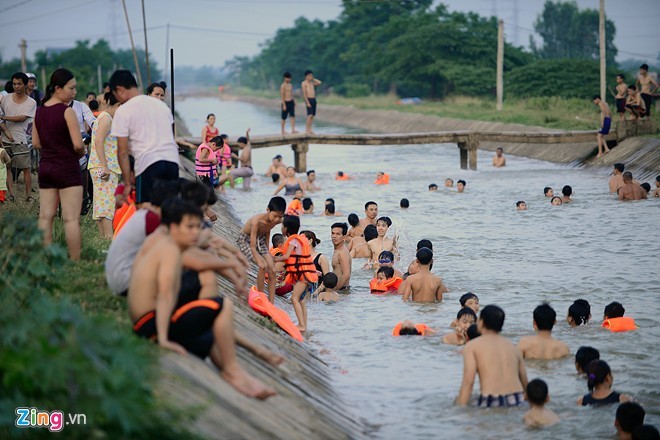 'Bãi tắm' miễn phí dài hàng km ở ngay Hà Nội