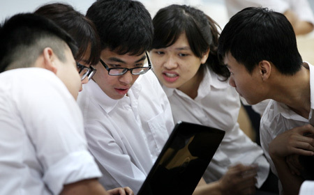 Đối thoại hậu bài viết “Đơn thuốc cho giáo dục lịch sử”